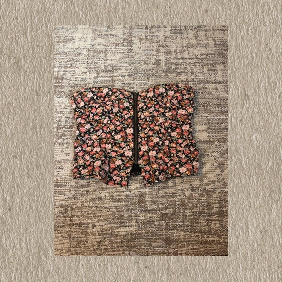 🤍 Urban Outfitters Tube Top Bodice W/ Flowers 🤍 - Picture 1 of 2